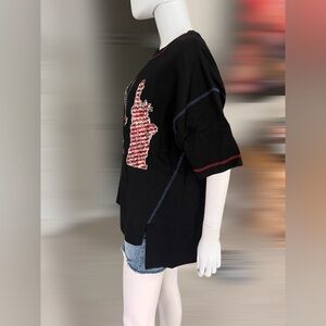 Black Short-Sleeve Graphic Women's Top